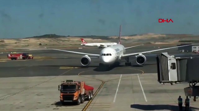 Milli gururumuz Filenin Sultanları Türkiye'ye döndü