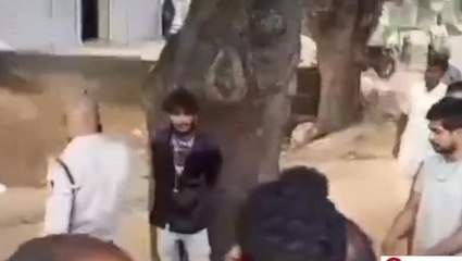 Viral: पेड़ से बांधकर युवक को दी तालिबानी सजा,मंजर देख सहम उठेंगे