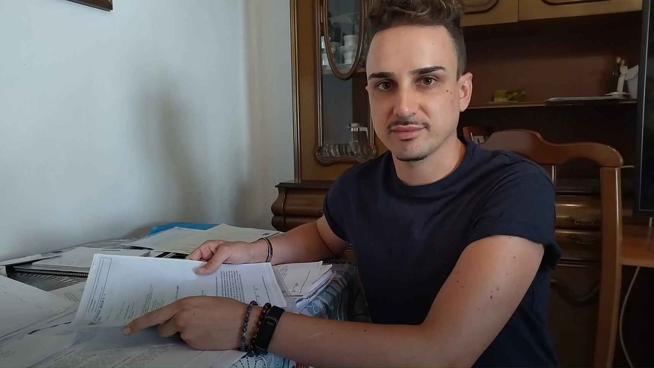 El hijo de una víctima de violencia machista reclama la justicia gratuita para su madre