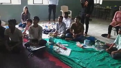 तूलिका से बिखेरी रंग मल्हार की छटा