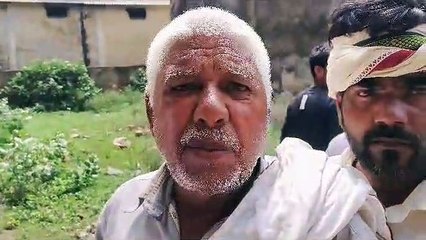 बाबू जी! ये कैसी व्यवस्था है, पर्ची मिलीं, अब एक सप्ताह बाद मिलेगा यूरिया