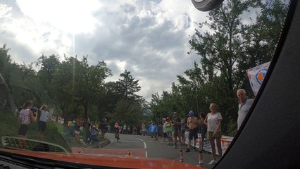 Inside Teams  - Ineos grenadiers cheering for Pidcock