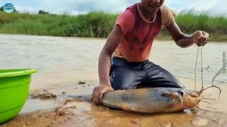 Wow Unbelievable Technique Big Fishing Catching System River Dry Place Deep Hole #fish #video