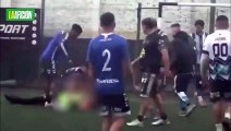Jugador de futbol golpea brutalmente a árbitro durante un partido