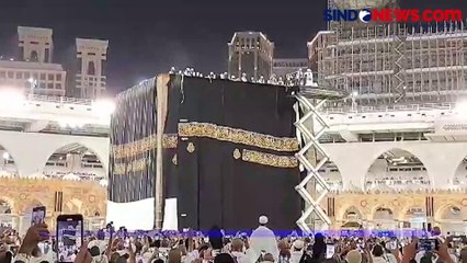 Bertepatan dengan Tahun Baru Islam, Kiswah Penutup Kakbah Diganti