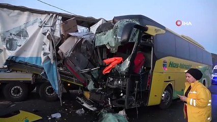 Un bus de passagers et un camion sont entrés en collision à Elazig : 1 mort, 32 blessés