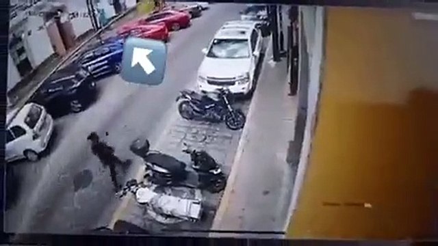 #Entérate así fue el ataque con cuchillo al Notario Público 113 del #Edomex José Ortíz Girón de 57 años caminaba en la calle Jesús Carranza en el Centro Histórico de #Oaxaca Se hablaba de un asalto, la fiscalía dijo que fue ‘Venganza Personal’