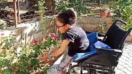 Ikra, un patient en os de verre, a commencé à marcher à l'âge de 19 ans