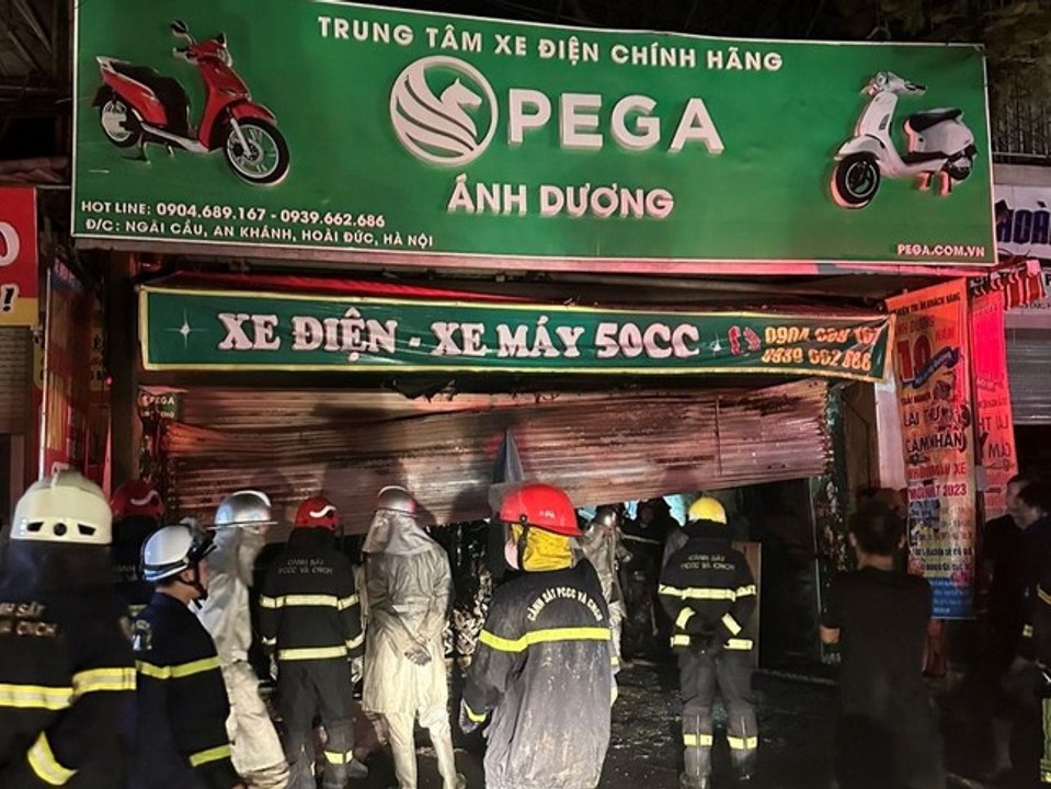 Cháy nhà ở Hà Nội, 3 người trong gia đình tử vong