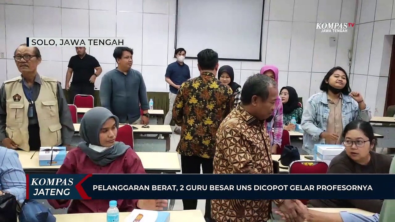 Pelanggaran Berat, Dua Guru Besar UNS Dicopot Gelar Profesornya