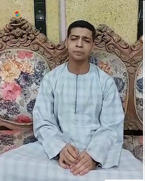 صوت من السماء.. "محمود" طالب يبدع في تلاوة القر...