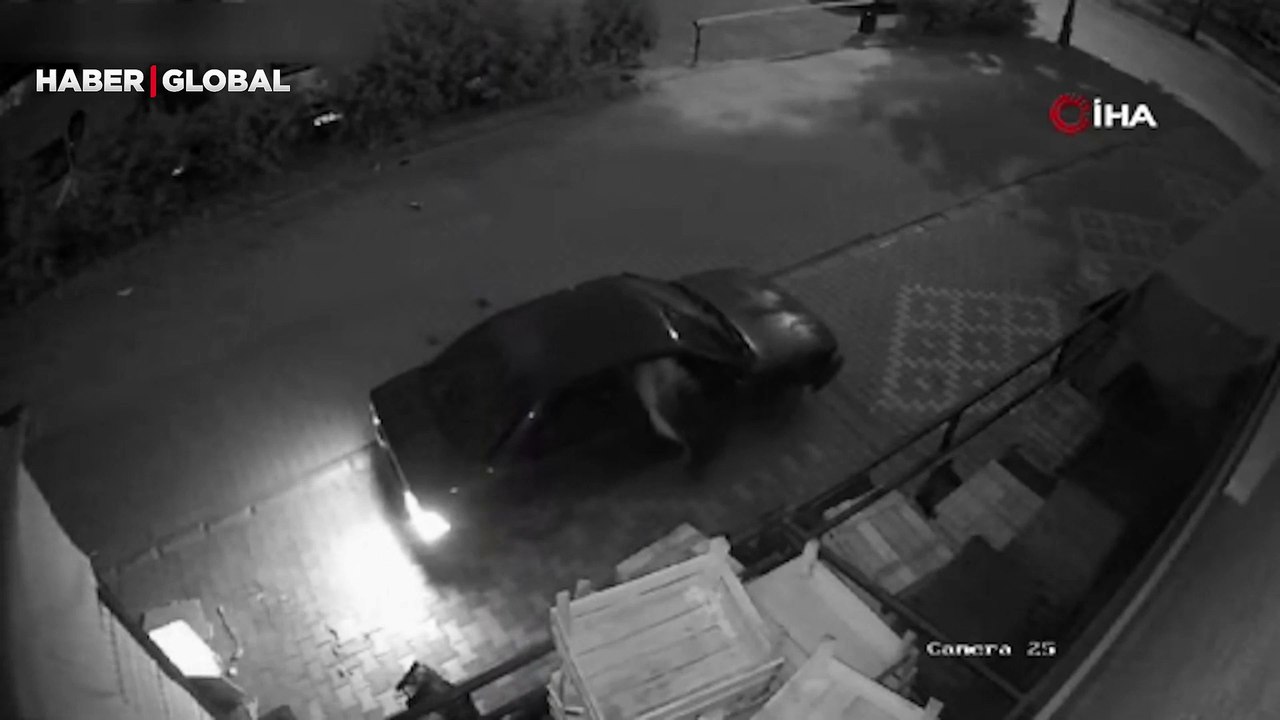 Marketten deterjan çalan şaşkın hırsızlar bozulan araçlarını iteleyerek çalıştırdı