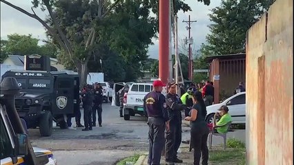 Policiais são feitos refém em penitenciária na Venezuela