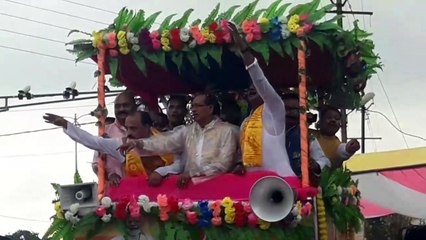 देखिए सिवनी में मुख्यमंत्री ने किया रोड शो