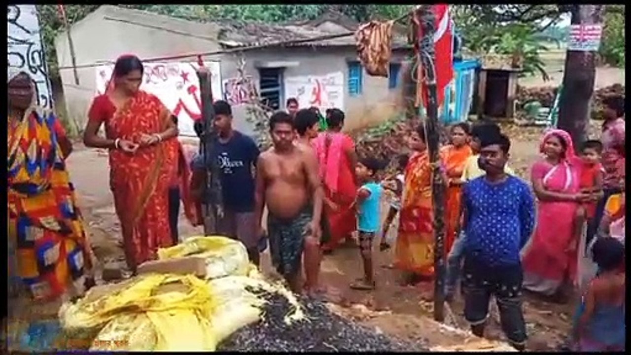 নিজের বাড়িতেই বোমা মেরে তৃণমূলের কাঁধে দোষ চাপানোর অভিযোগ, গ্রেফতার সিপিআই(এম) [CPI(M)] প্রার্থী ও কর্মী ~ ১৮.০৭.২০২৩