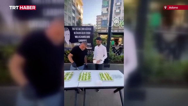 Adana'da klimanın mucidi Carrier anısına tatlı dağıtıldı