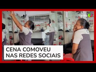 Mãe se emociona ao ver filho jornalista estrear na TV