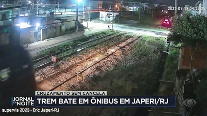 Trem bate em ônibus em Jeperi, no Rio de Janeiro