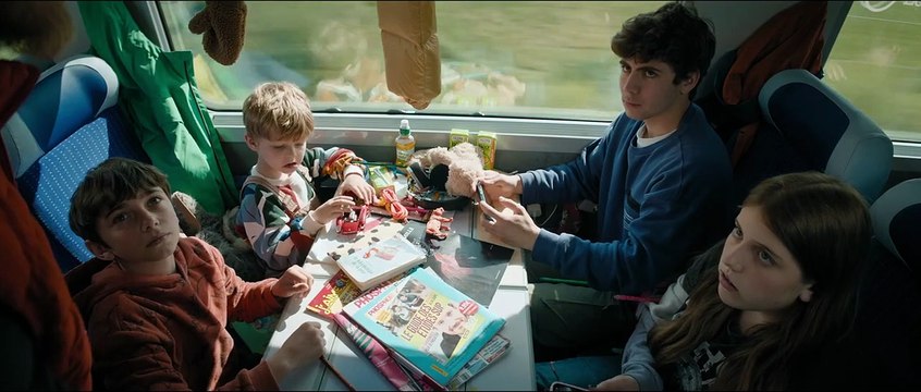 Vacaciones sin mamá Tráiler