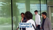 Alessandro Calligaris ed il suo agente sotto la sede dell'Inter (19 luglio 2023)