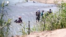 Migranti, Usa-Messico: muro di boe sul Rio Grande per bloccarli
