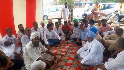 Farmers of Bhakra region protest outside the Chief Engineer's office demanding irrigation water