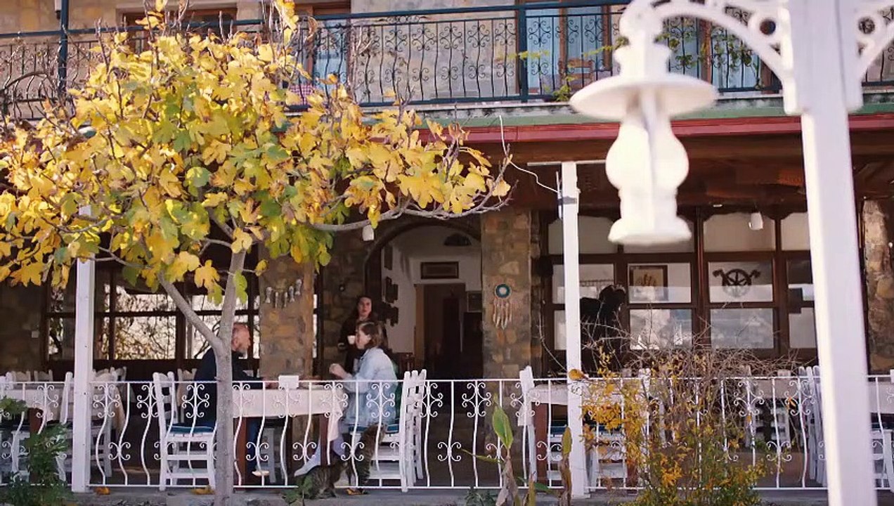 مسلسل المنفى الأزرق الحلقة 6 مترجمة للعربية part 1/3