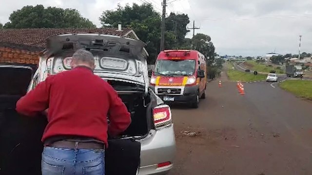 Mulher fica ferida após capotar veículo na PRc-467