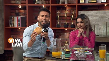 Negocio pide a sus clientes entrar bailando a cambio de pan gratis