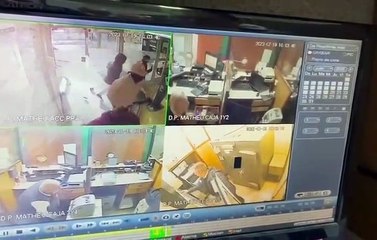 Las cámaras de seguridad muestran el momento del intento de robo