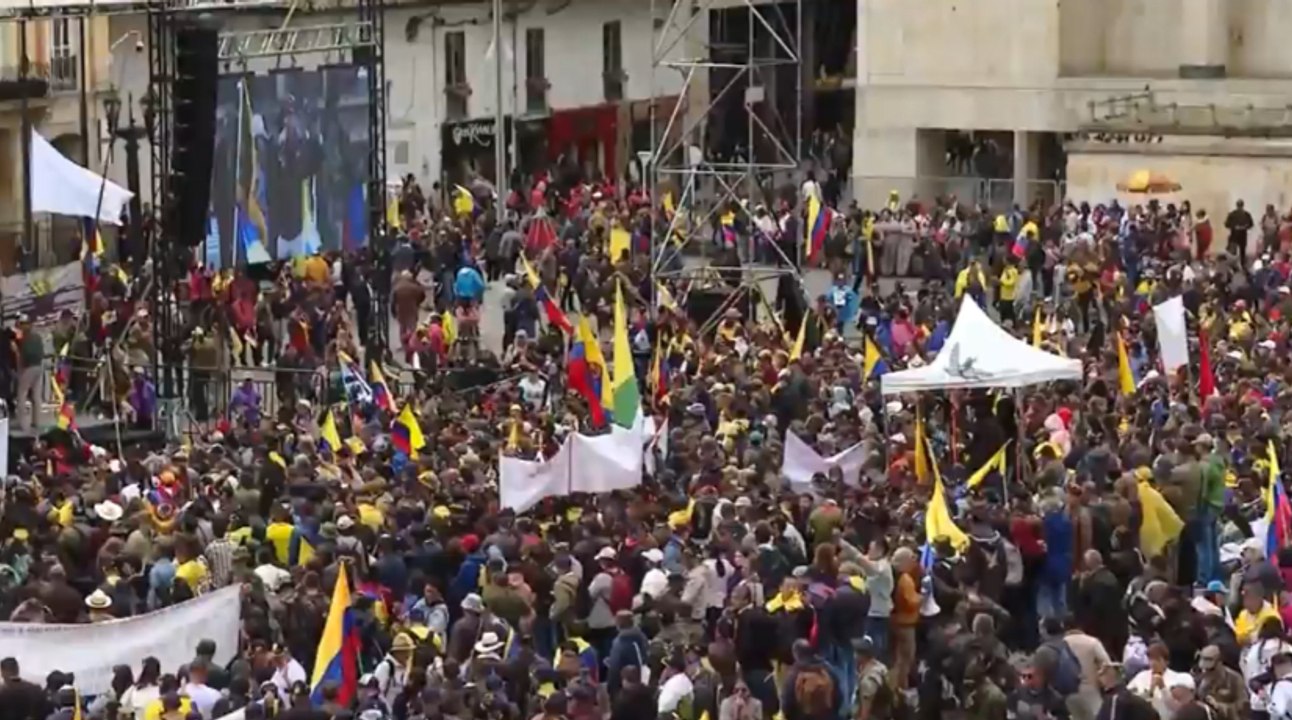 Plaza de Bolívar llena en manifestaciones de veteranos de la Fuerza Pública