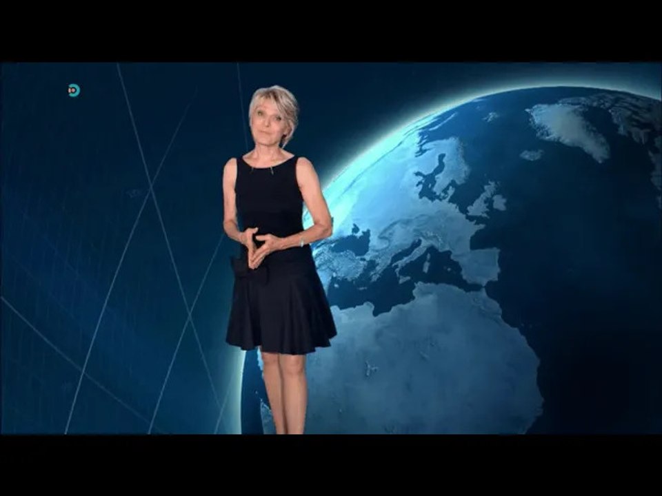 Evelyne Dhéliat porte toujours des tenues très légères sur le plateau, elle dévoile la raison