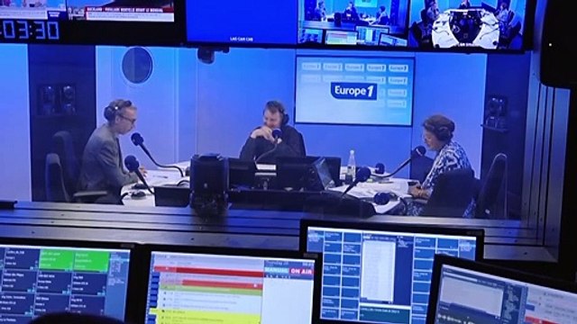 «Je préfère qu'ils prennent leur temps» : au pot de la majorité parlementaire, le remaniement attendu de pied ferme