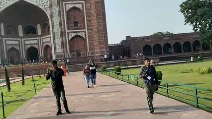 Agra red fort