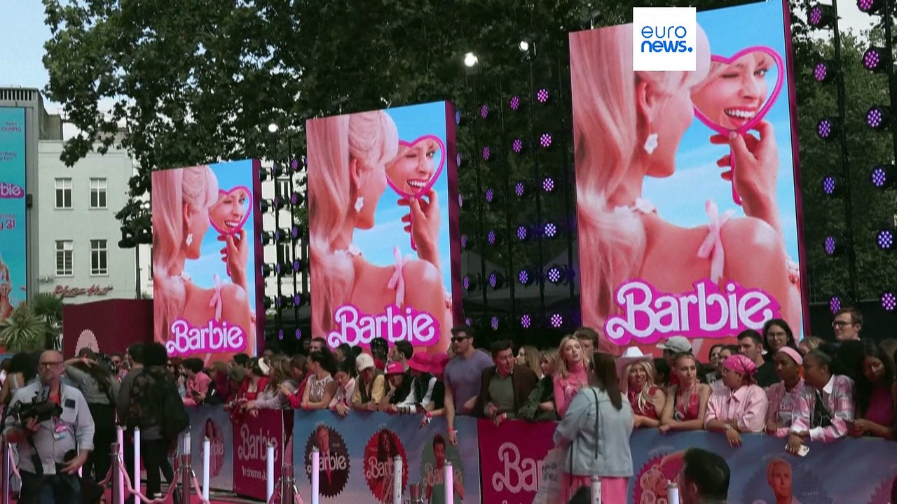 Come on Barbie, let's go to the cinema! What to wear to the movie of the year