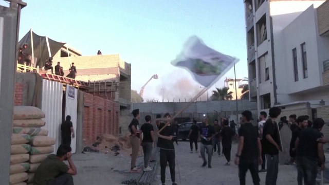 '코란 소각 항의' 시위대, 이라크 스웨덴 대사관 난입 방화 / YTN