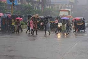 Mumbai Rains: मुंबई में मूसलाधार बारिश, कल बंद रहेंगे सभी स्कूल और कॉलेज