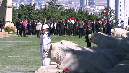 KKTC Büyükelçiliği, Barış ve Özgürlük Bayramı'nın 49'uncu yılında Anıtkabir'de