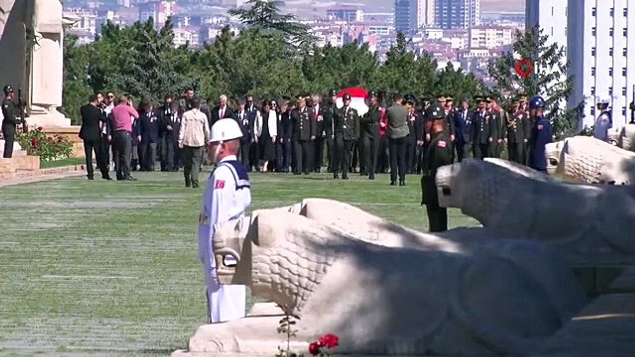 KKTC Büyükelçiliği, Barış ve Özgürlük Bayramı'nın 49'uncu yılında Anıtkabir'de