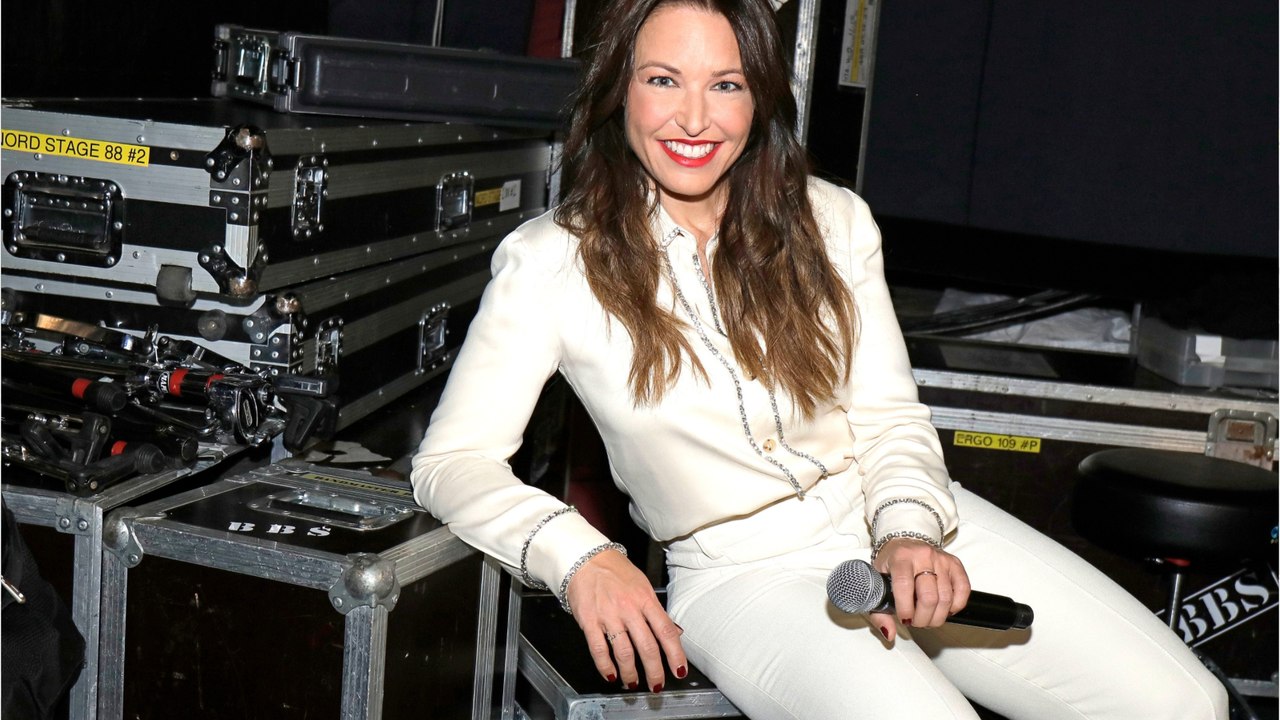 GALA VIDÉO - Natasha St-Pier arrêtée par la police pour une raison saugrenue : sa petite mésaventure