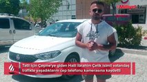 Çeşme'de trafikte şoke eden anlar! Araçtan indiler, saldırmaya başladılar