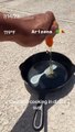 Hace tanto calor que ya es posible freír un huevo con una sartén en el suelo: este vídeo lo demuestra