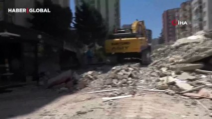 10 katlı bina 7 saniyede yerle bir oldu