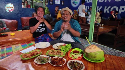 Masak Nasi Goreng Mengkudu Bareng Nyak Kopsah di Oseng Oseng Bang Madun Seru Banget!!