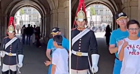 İngiliz Kraliyet Muhafızı'nın, down sendromlu çocuk için yaptığı jest gündem oldu