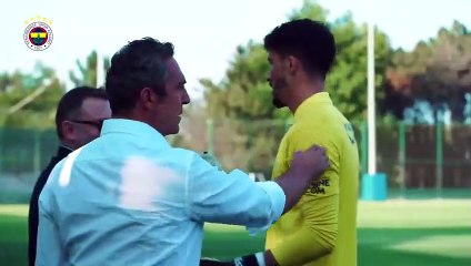 Le club a officiellement donné son autorisation ! Attila Szalai quitte l'équipe