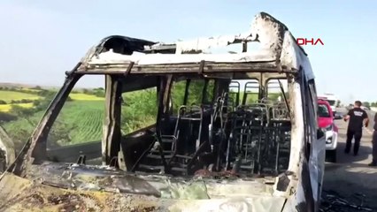 Un minibus avec une panne de moteur a pris feu à Tekirdağ