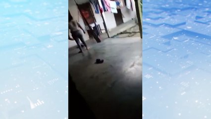 Colombia:  Una mujer patea a su bebé de seis meses en el suelo