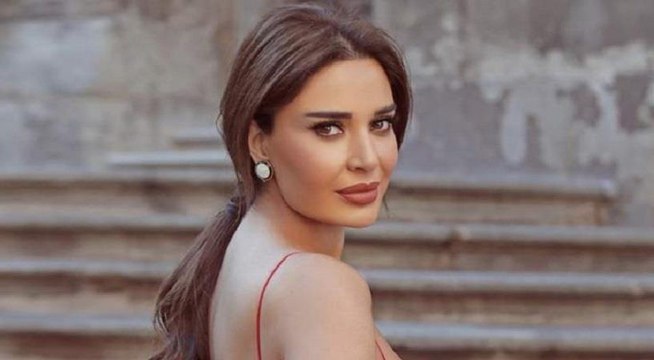بعد غياب.. سيرين عبد النور تعلن موعد أغنيتها هزهزة