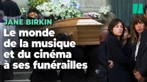 Obsèques de Jane Birkin : Charlotte Gainsbourg et Lou Doillon entourées d’un parterre de célébrités